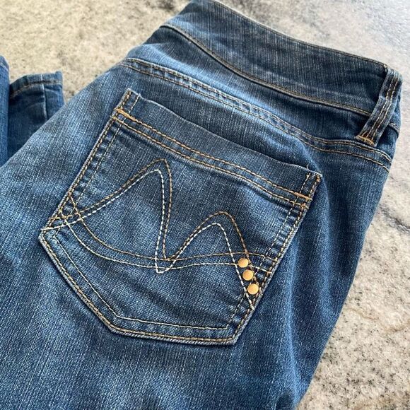 New York & Company Size 6 Jeans Slim Slouch Straight Leg Medium Wash - Picture 12 of 12